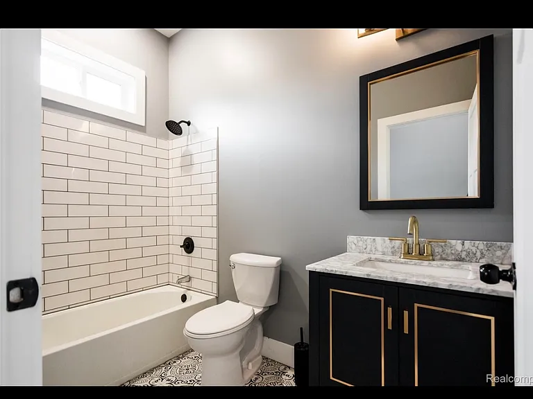 3714 23rd St #B — Photo 9