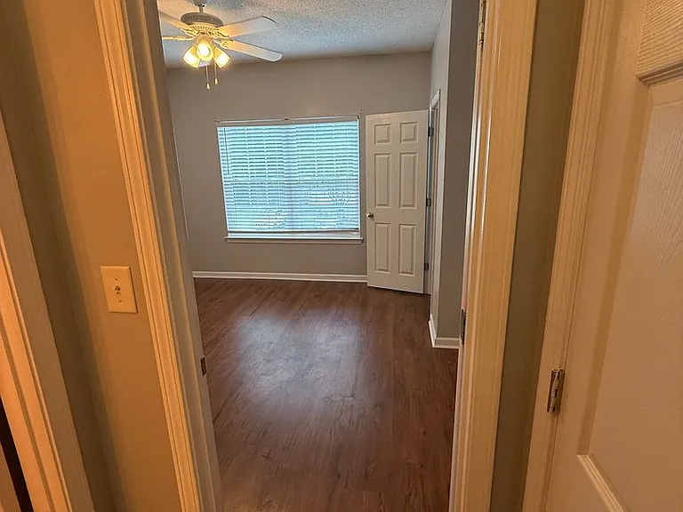 9201 Walden Park Dr — Photo 12