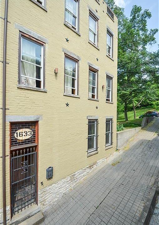 1st image of 1633 Von Seggern Ave