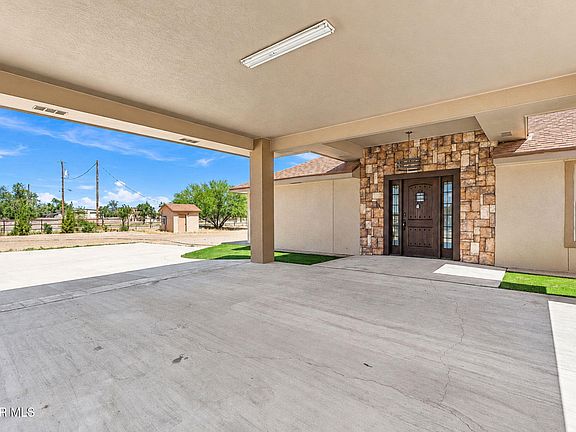 5th image of 730 Strawberry Cir