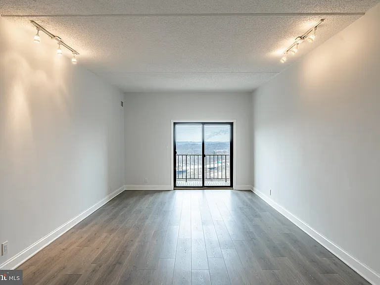 21510 Valley Forge Cir #1510 — Photo 23