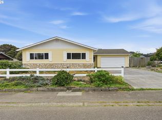835 12th St SW, Bandon, OR 97411