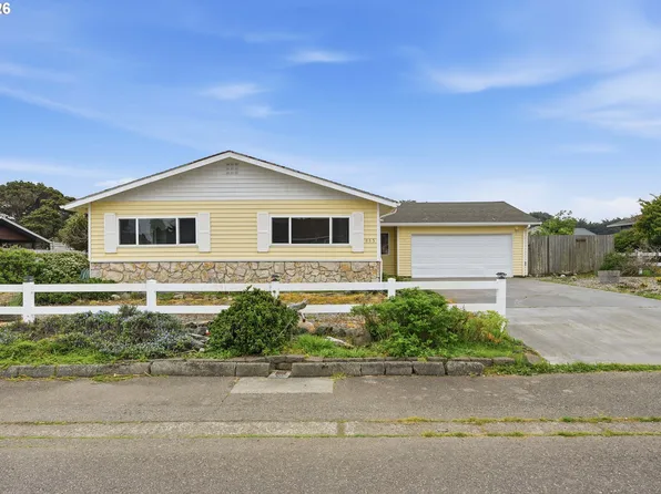 835 12th St SW, Bandon, OR 97411