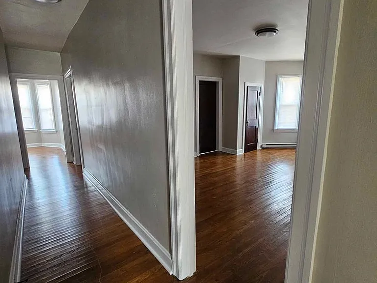 145 E North Ave — Photo 4