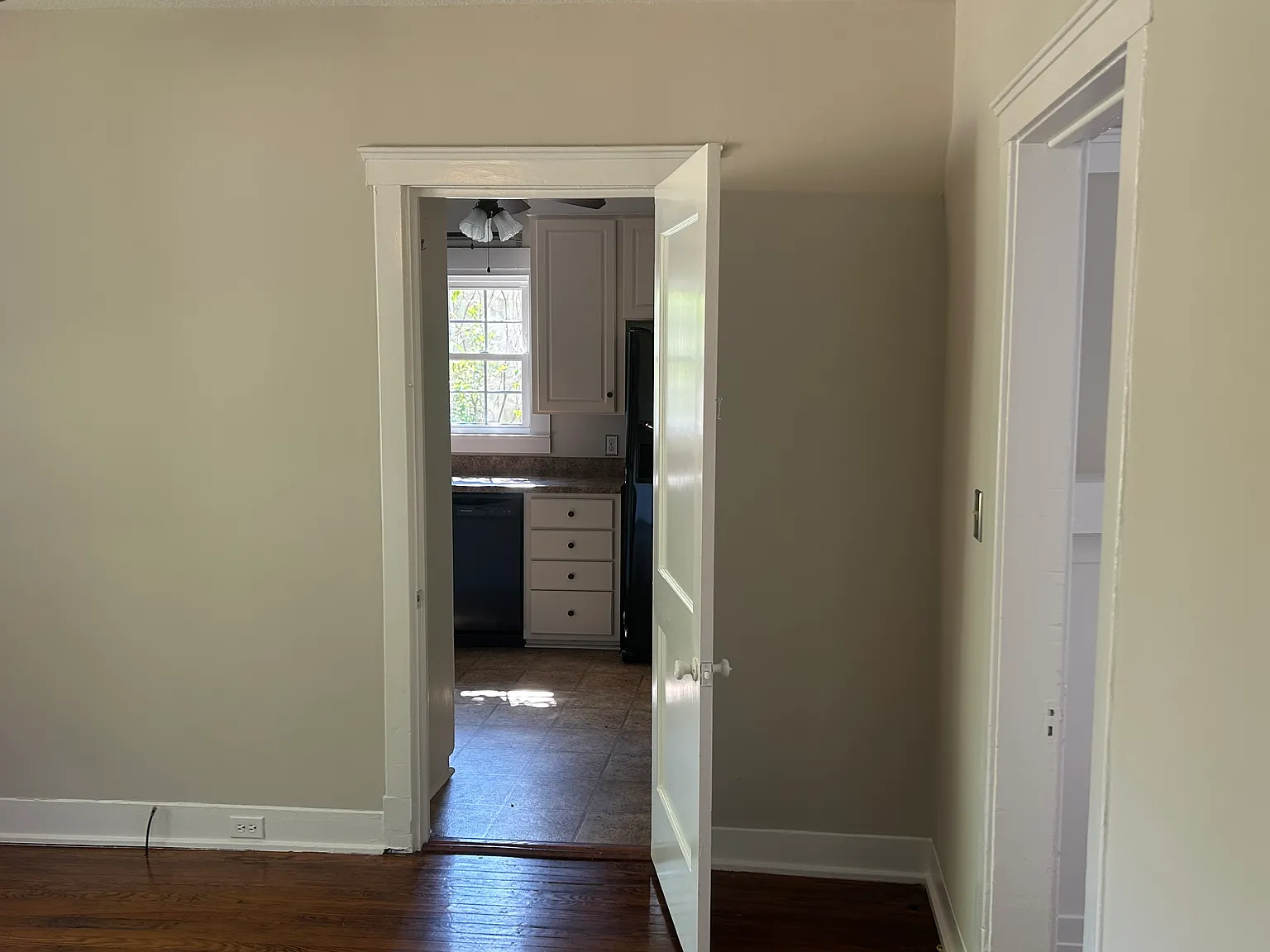 2 bed, 978 sqft, $1,250 — Photo 4