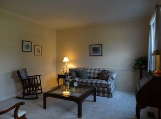 1537 Old Forge Rd, Bartlett, IL 60103