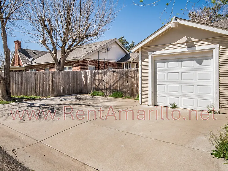 2047 S Hughes St — Photo 18