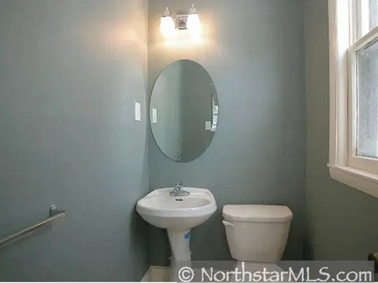 1628 Laurel Ave — Photo 5