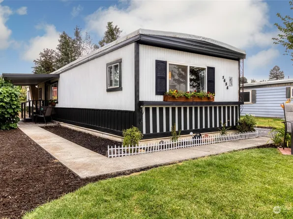 1424 SE Chickadee Lane, College Place, WA 99324