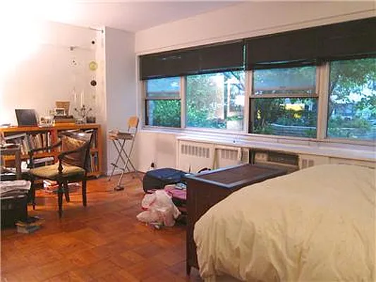 Rented by Adina Realty | media 13