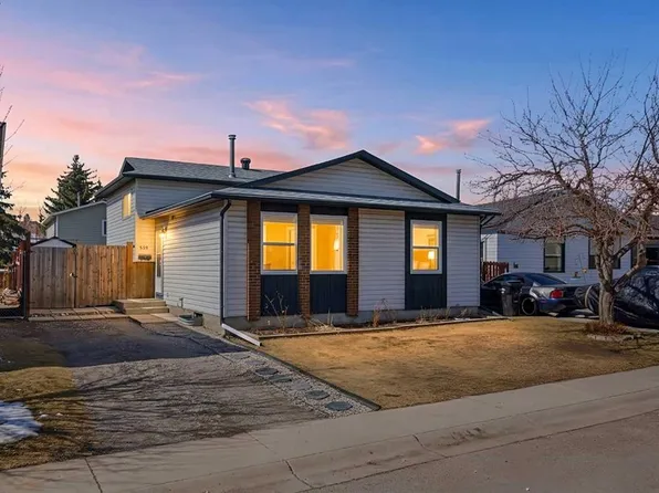 559 NE Deerpath Ct SE, Calgary, AB T2J 6C8
