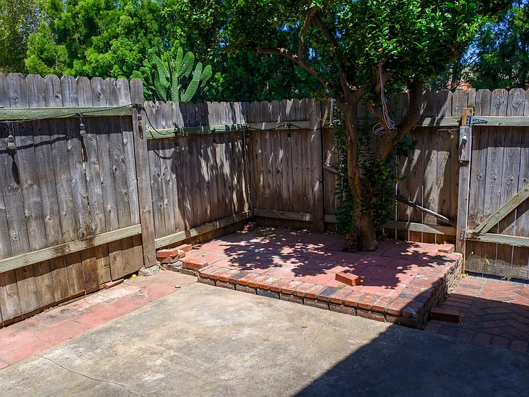 1201 N California St #38 — Photo 11