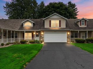 2280 Whispering Oaks Ct, Highland, IN 46322