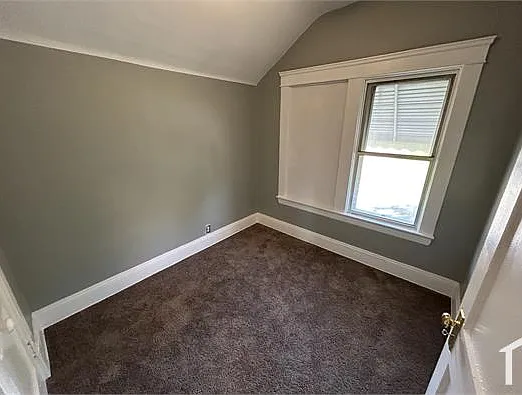 9535 Nelson Ave — Photo 36