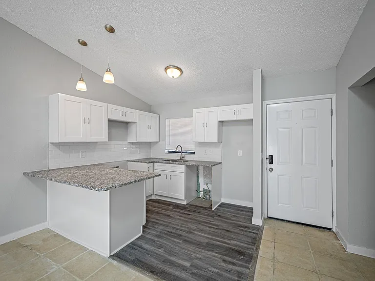 The Flats at Tarpon Springs — Photo 3