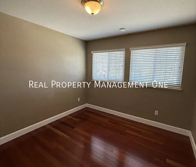 3010 Boardwalk St — Photo 31