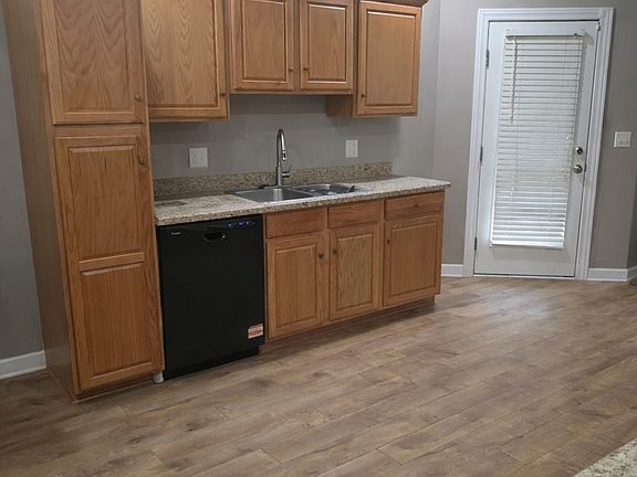 5th image of 1133 Justine Dr