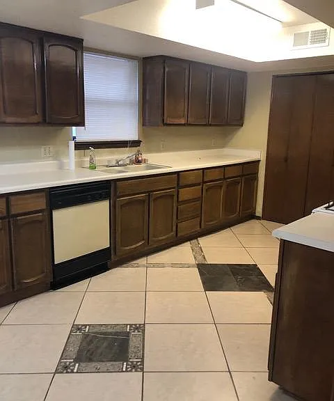 744 Cresta Mira Dr — Photo 12