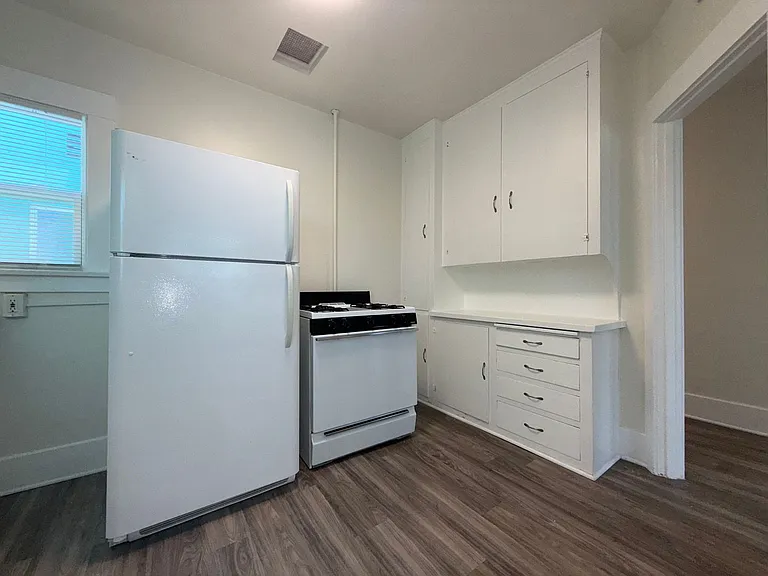 916-922 Orange Ave. — Photo 11
