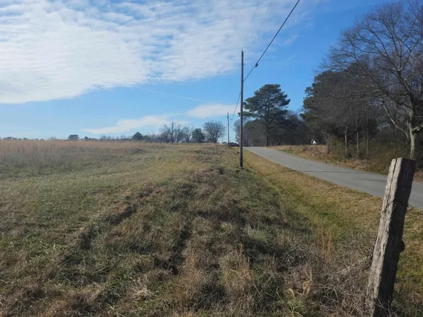 Cochran Ave, Albertville, AL 35951