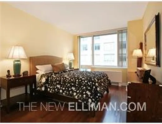 Rented by Douglas Elliman | media 23