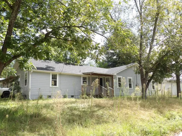 201 Travis St, Henderson, TX 75654