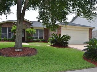 1730 Oak Valley Dr, Kemah, TX 77565