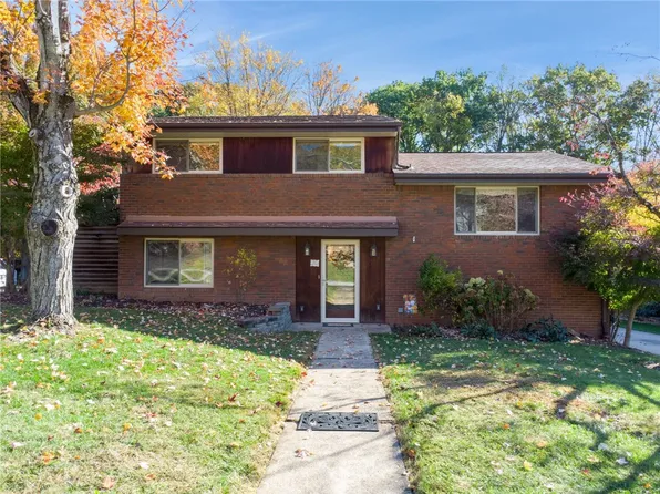 37 Bel Aire Dr, Delmont, PA 15626