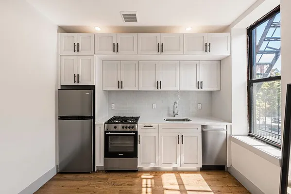 Rented by Nest Seekers International | media 22