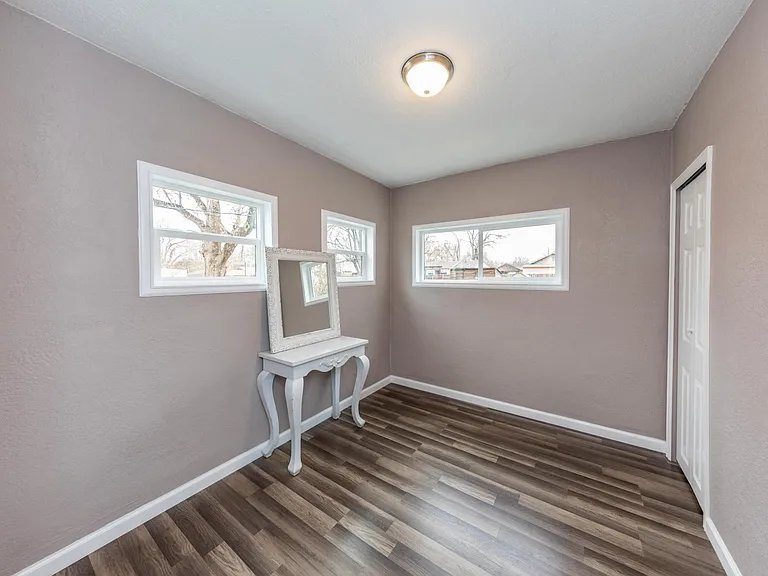 1223 Jackson St — Photo 6