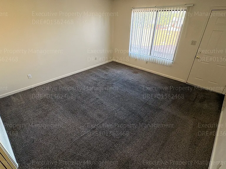 2812 N Half Moon Dr — Photo 11