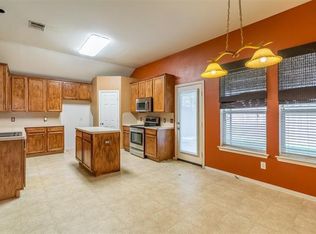 112 Red Cloud Dr, Greenville, TX 75402