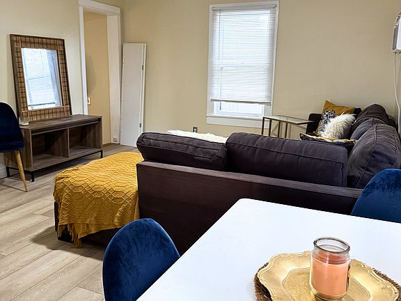 4th image of 210 W Floribraska Ave #2