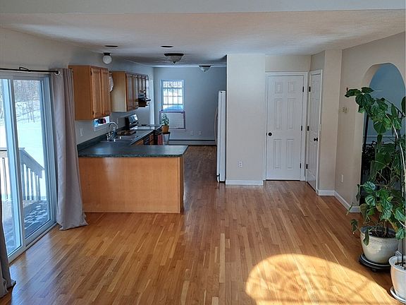 5th image of 160 Eagle Rd