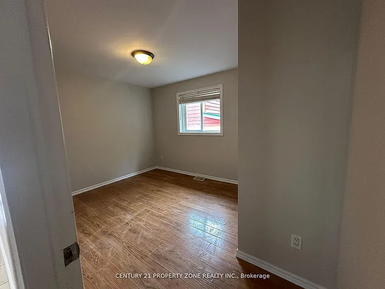 975 Albert Rd — Photo 16