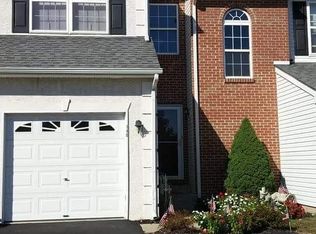 140 Hampshire Dr, Sellersville, PA 18960