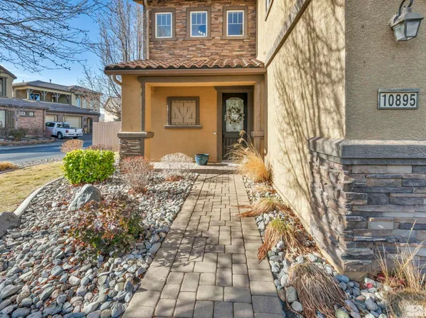 10895 Serratina Dr, Reno, NV 89521