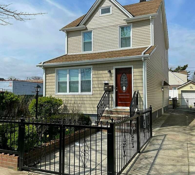 1st image of 11646 221st St