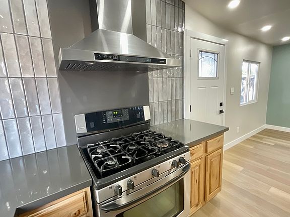 3rd image of 126 Kildeer Ln