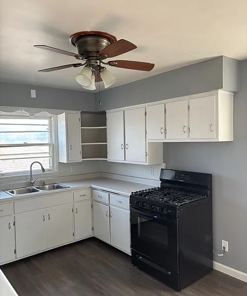 2050 Hickory Grove Ave — Photo 6