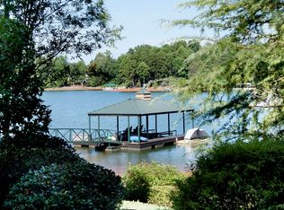 718 Navigators Point, Seneca, SC 29672