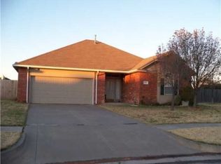 10405 NW 45th St, Yukon, OK 73099