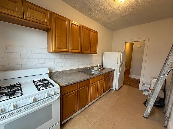 5th image of 446 E 98th St #C