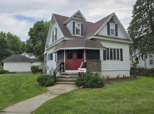 646 E Locust St, Lanark, IL 61046