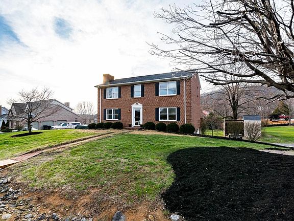 3rd image of 3950 Horsepen Mountain Dr