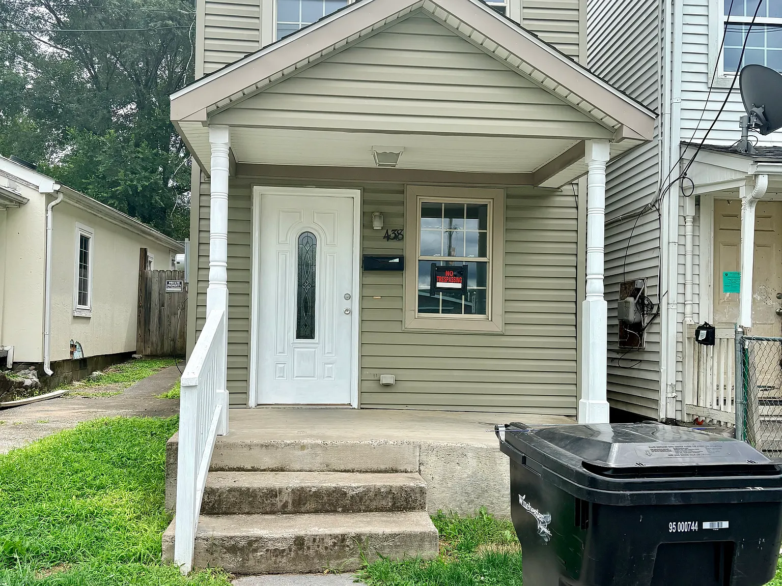 2 bed, 1.5 bath, 894 sqft, $1,400 — Photo 2
