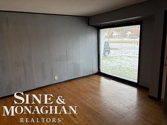 3rd image of 16666 E 8 Mile Rd