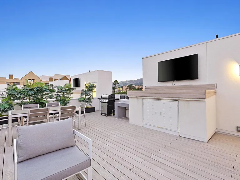 Watch the game while you BBQ your favorites and sip on your favorite beverages.
