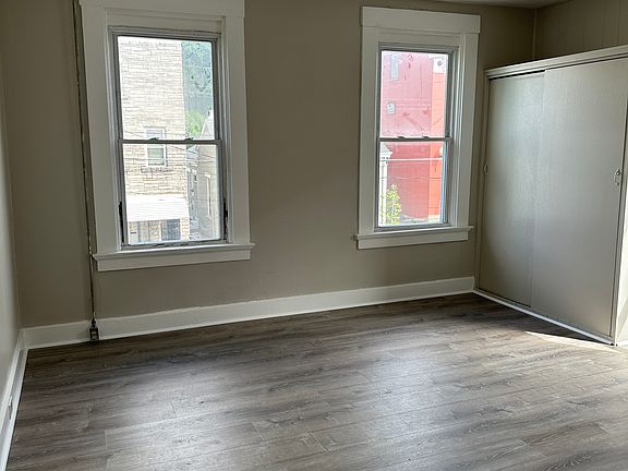 3rd image of 224 E 10th St APT 2