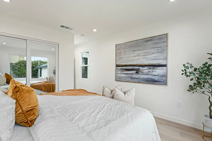 5308 S Victoria Ave — Photo 25